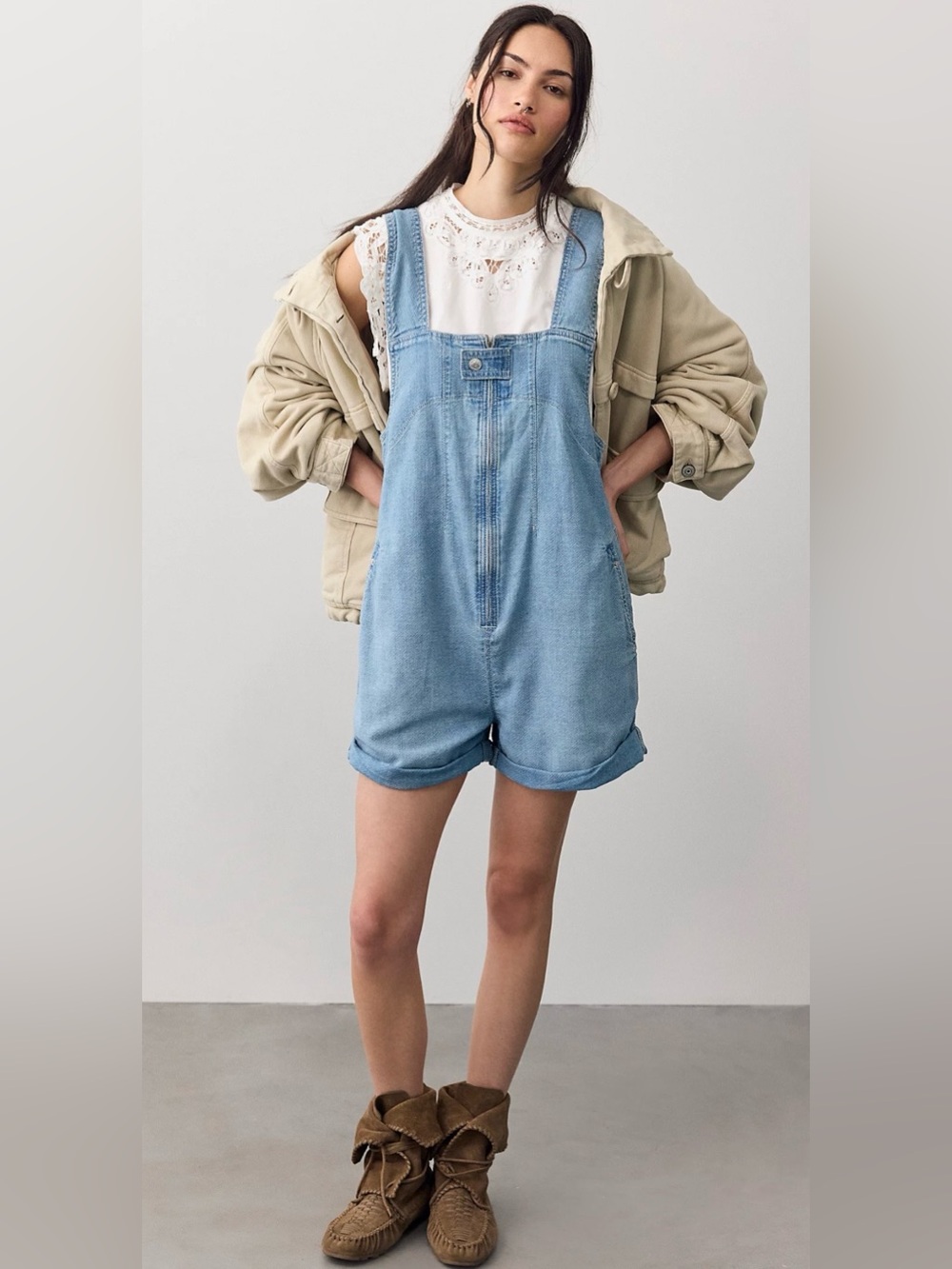 FREE PEOPLE LIGHT INDIGO JUDE SHORTALLS SIZE SMALL!! LIKE NEW!!